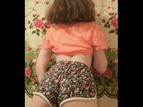 ❤️ Nena jove sexy despullant-se els pantalons curts davant la càmera ❌ Vídeo anal al ca.sextoysformen.xyz ﹏